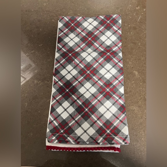 Kitchen Towels / Set of 2 / Nicole Miller home - Picture 3 of 5